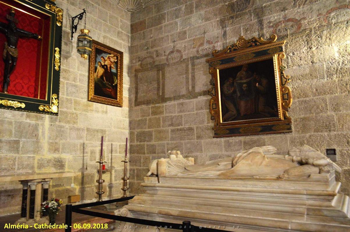 28 LA CATHEDRALE ET LE FORTERESSE DE L INCARNATION (78).JPG